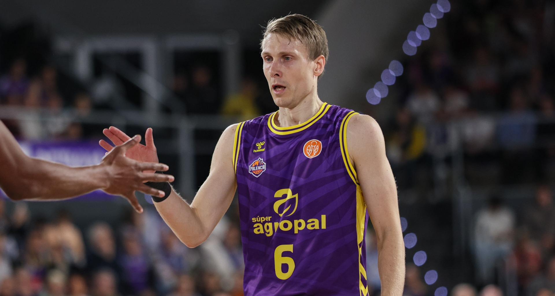 TOBIAS BORG AFRONTA LA VENTANA FIBA CON LA SELECCIÓN SUECA